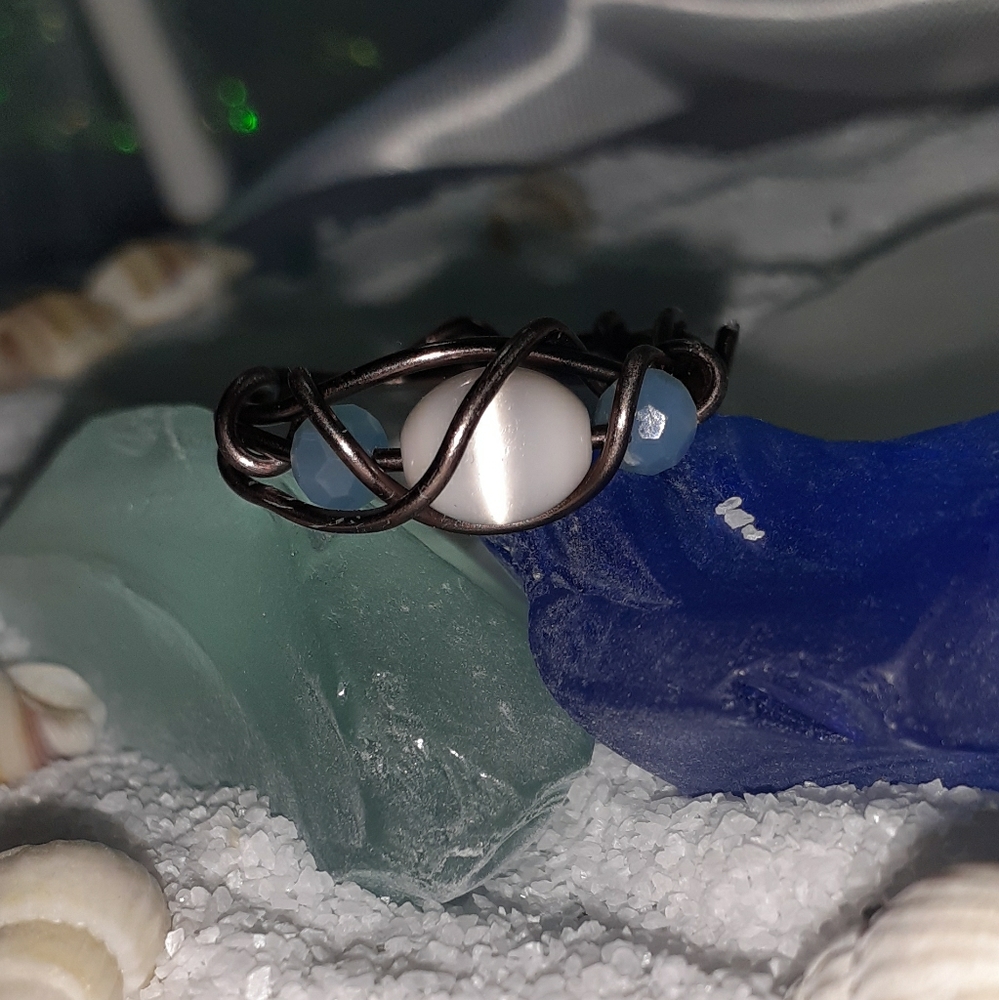 Cats eye and glass bead wire wrapped bead sz7